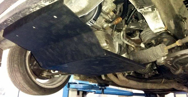 skidplate / sumpguard voor de 3-serie E30